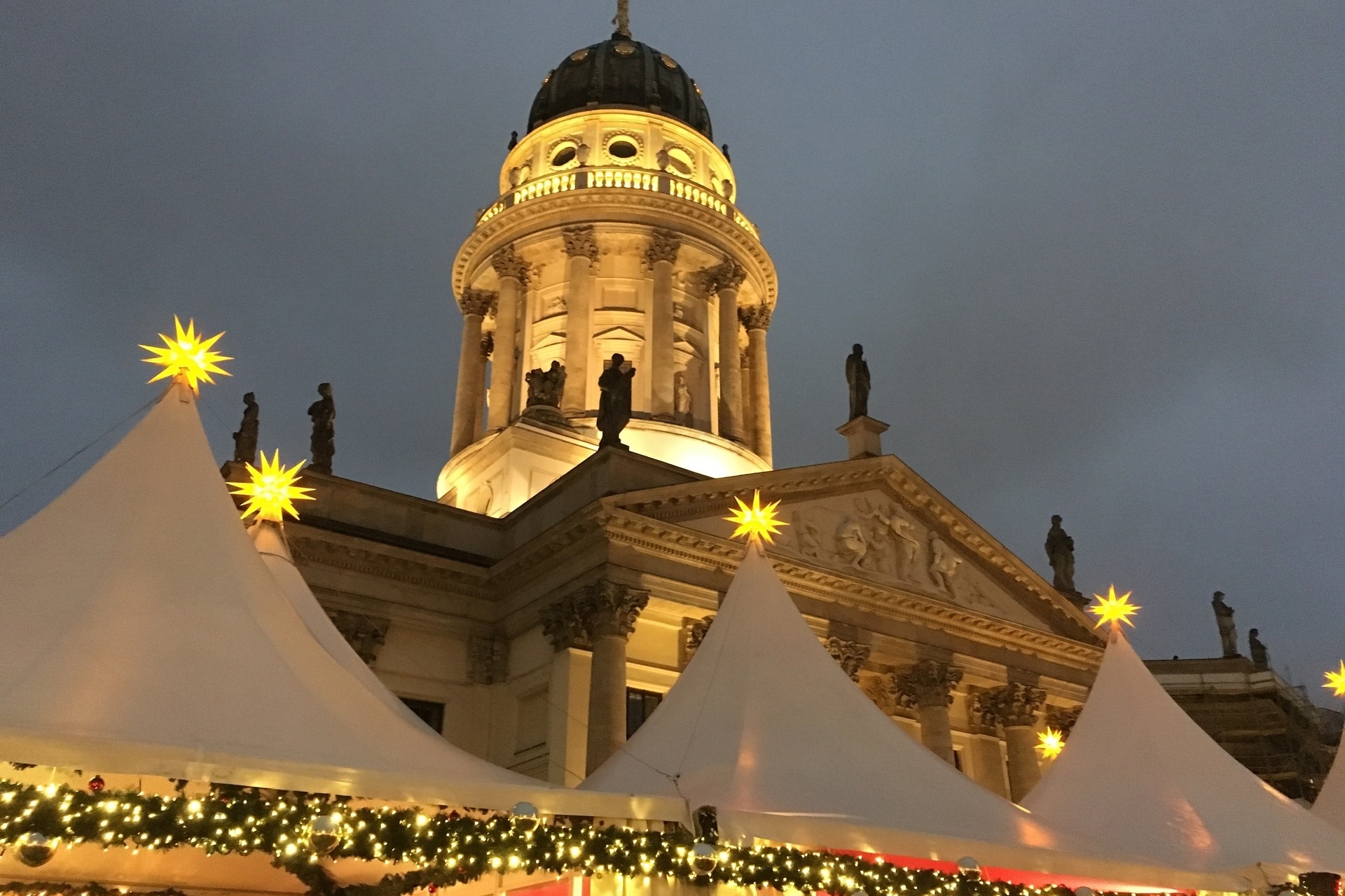 Gendarmenmarkt in Berlin zur Weihnachtszeit