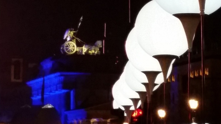relexa hotel Berlin - 25 Jahre Mauerfall Lichtgrenze - Brandenburger Tor