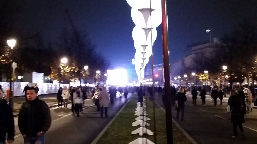 relexa hotel Berlin - 25 Jahre Mauerfall Lichtgrenze - Brandenburger Tor
