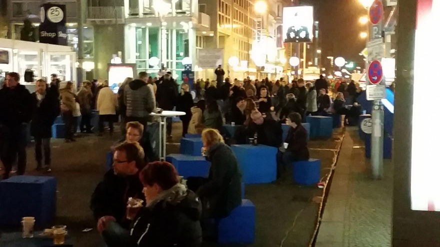 relexa hotel Berlin - 25 Jahre Mauerfall Lichtgrenze - Checkpoint Charlie