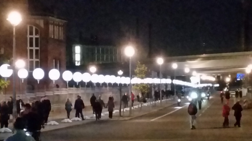 relexa hotel Berlin - 25 Jahre Mauerfall Lichtgrenze - Nähe Hauptbahnhof