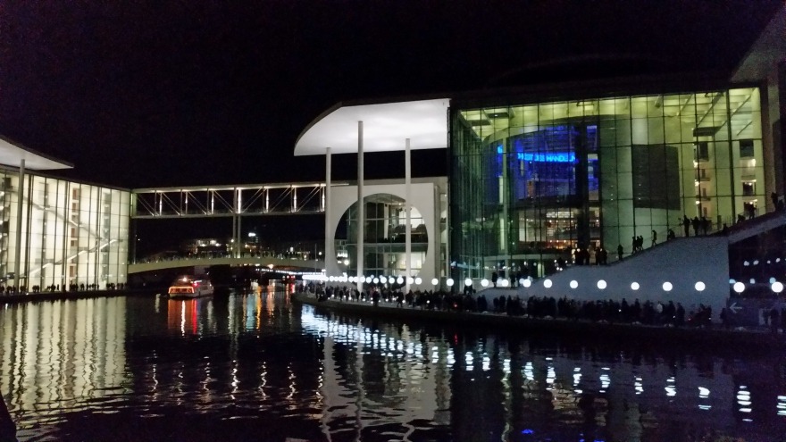 relexa hotel Berlin - 25 Jahre Mauerfall Lichtgrenze - Nahe Bundeskanzleramt