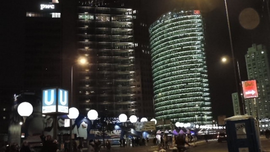 relexa hotel Berlin - 25 Jahre Mauerfall Lichtgrenze - Potsdamer Platz