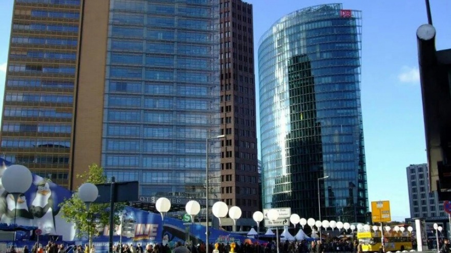 relexa hotel Berlin - 25 Jahre Mauerfall Lichtgrenze - Potsdamer Platz