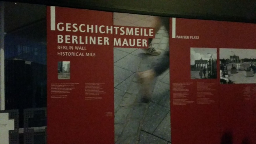relexa hotel Berlin - 25 Jahre Mauerfall Lichtgrenze - Zimmerstraße