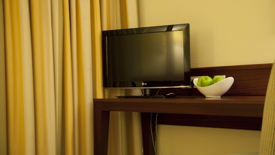 Fernseher im Standardzimmer