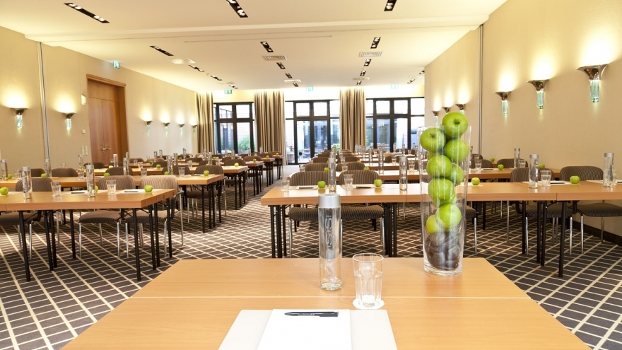 relexa hotel Berlin - Tagungsraum Berlin I&II parlamentarische Sitzordnung