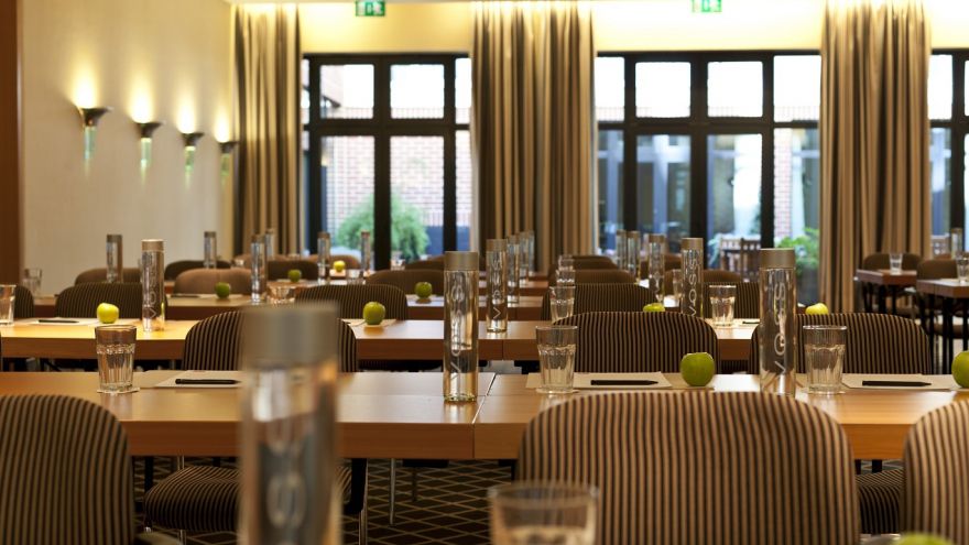 relexa hotel Berlin - Tagungsraum Berlin I&II parlamentarische Sitzordnung