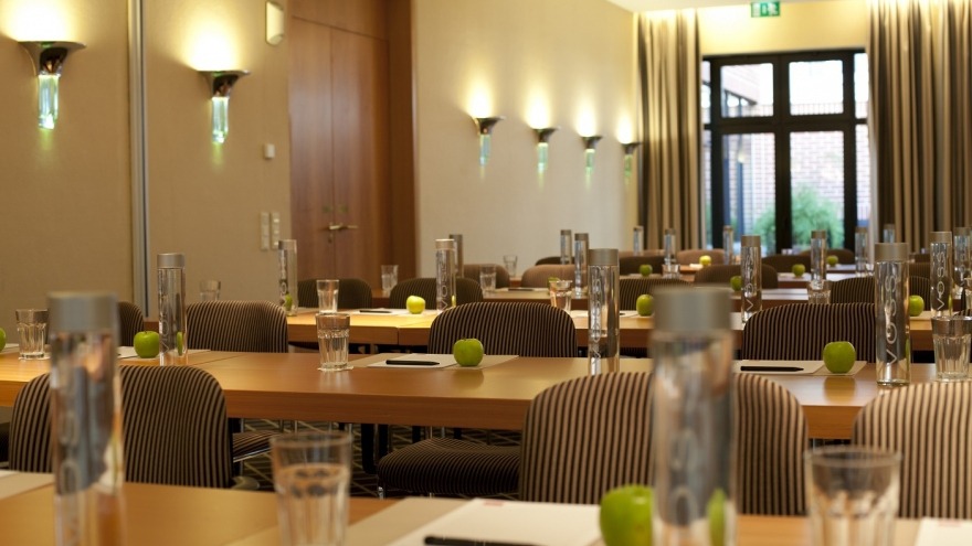 relexa hotel Berlin - Tagungsraum Berlin I&II parlamentarische Sitzordnung