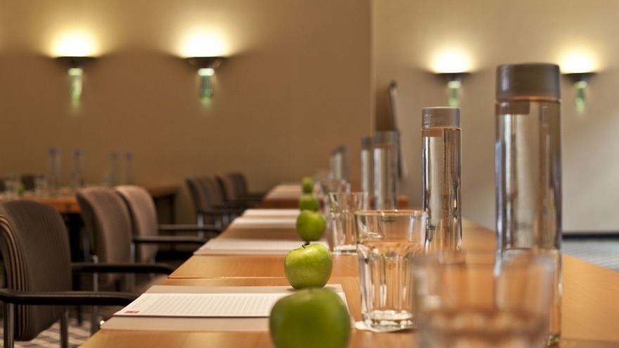 relexa hotel Berlin - Tagungsraum Berlin I&II parlamentarische Sitzordnung