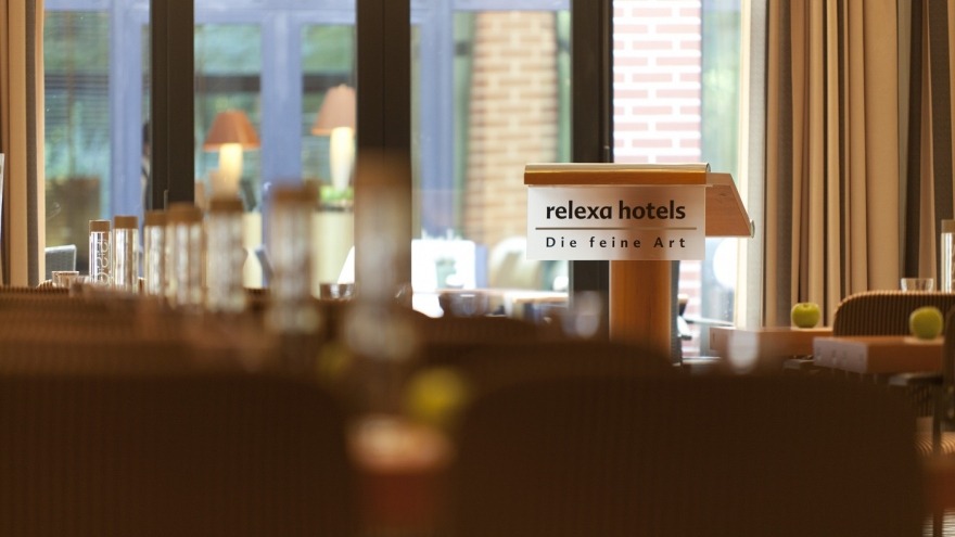 relexa hotel Berlin - Tagungsraum Berlin I&II parlamentarische Sitzordnung