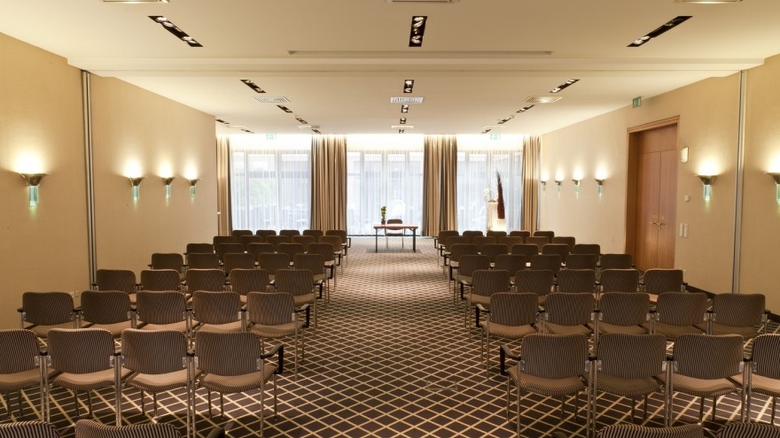 relexa hotel Berlin – Tagungsraum Berlin I&II Theaterbestuhlung