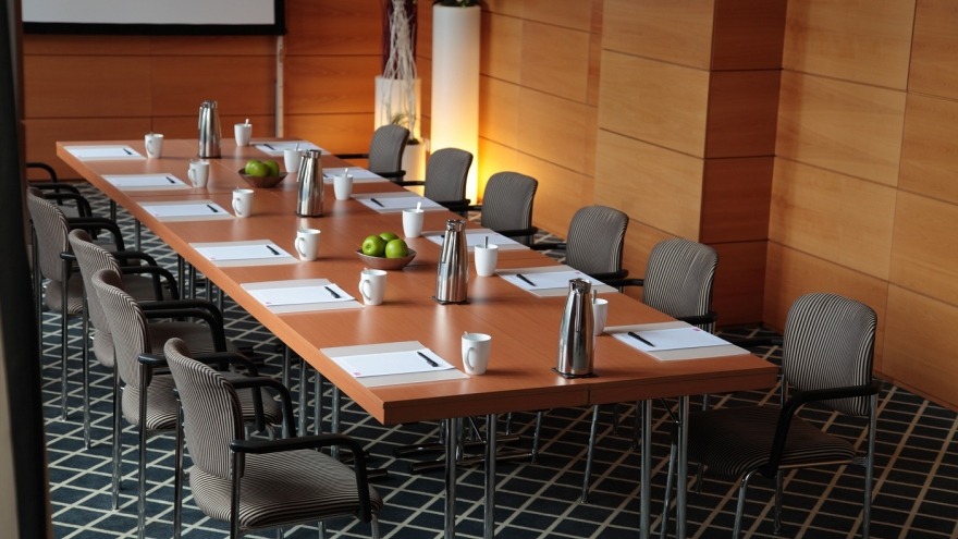 relexa hotel Berlin - Tagungsraum Frankfurt I&II Blocktafel