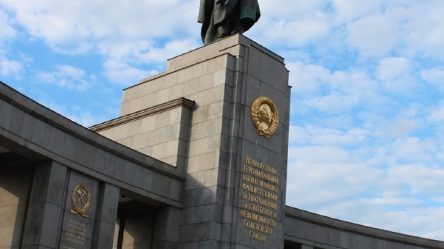 relexa hotel Berlin - Honor Monument